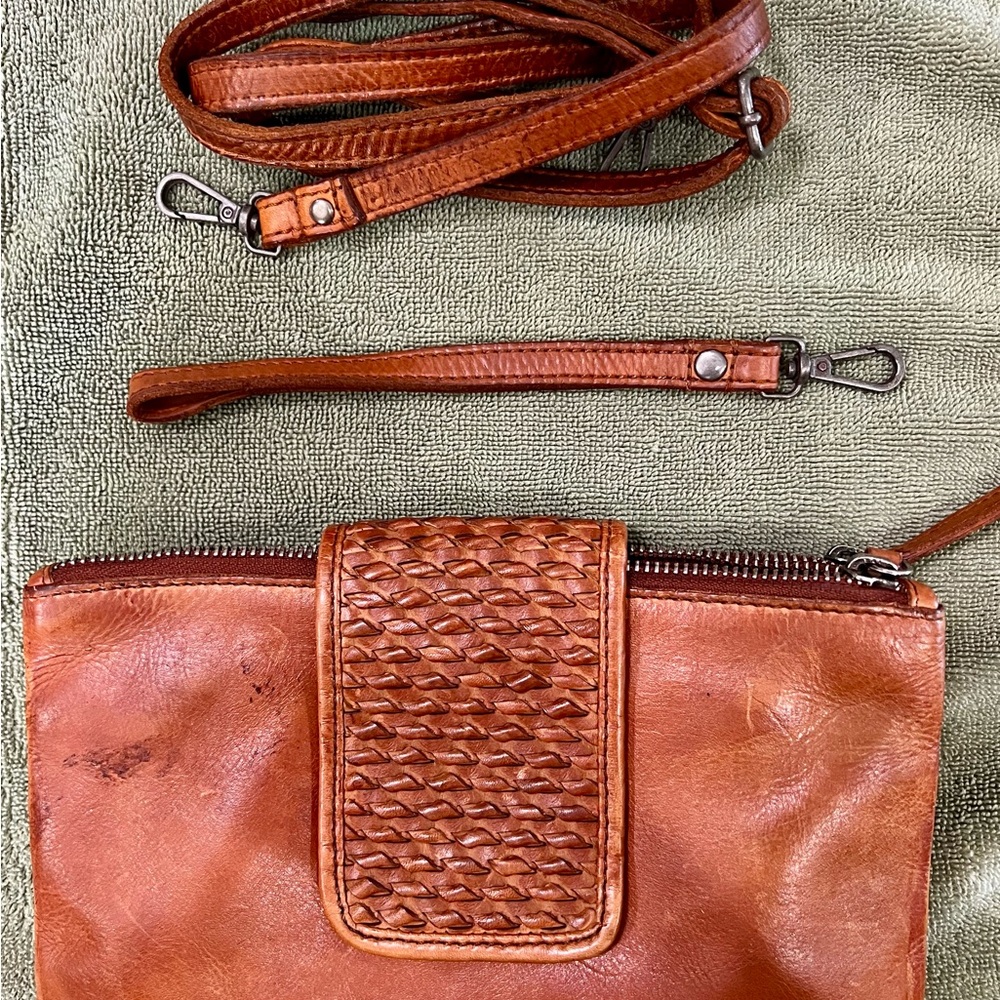 VILENCA HOLLAND CROSSBODY WRISTLET WALLET